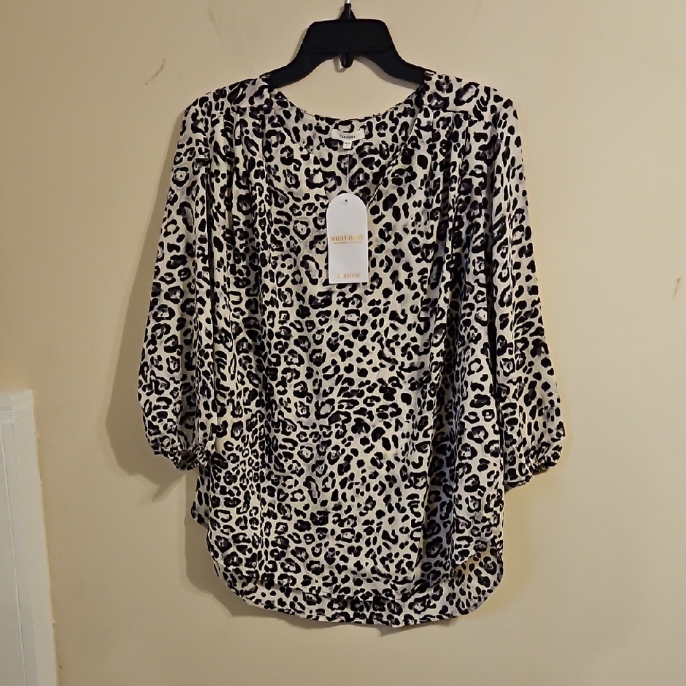Pleione Animal Print V Neck Blouse. NWT